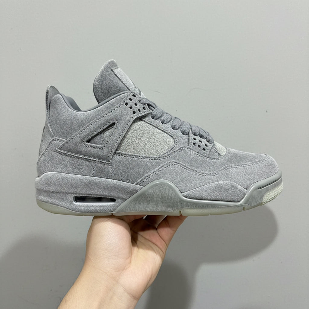 KAWS x Air Jordan AJ4